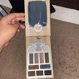 New! Pretty Vulgar Nightingale Palette